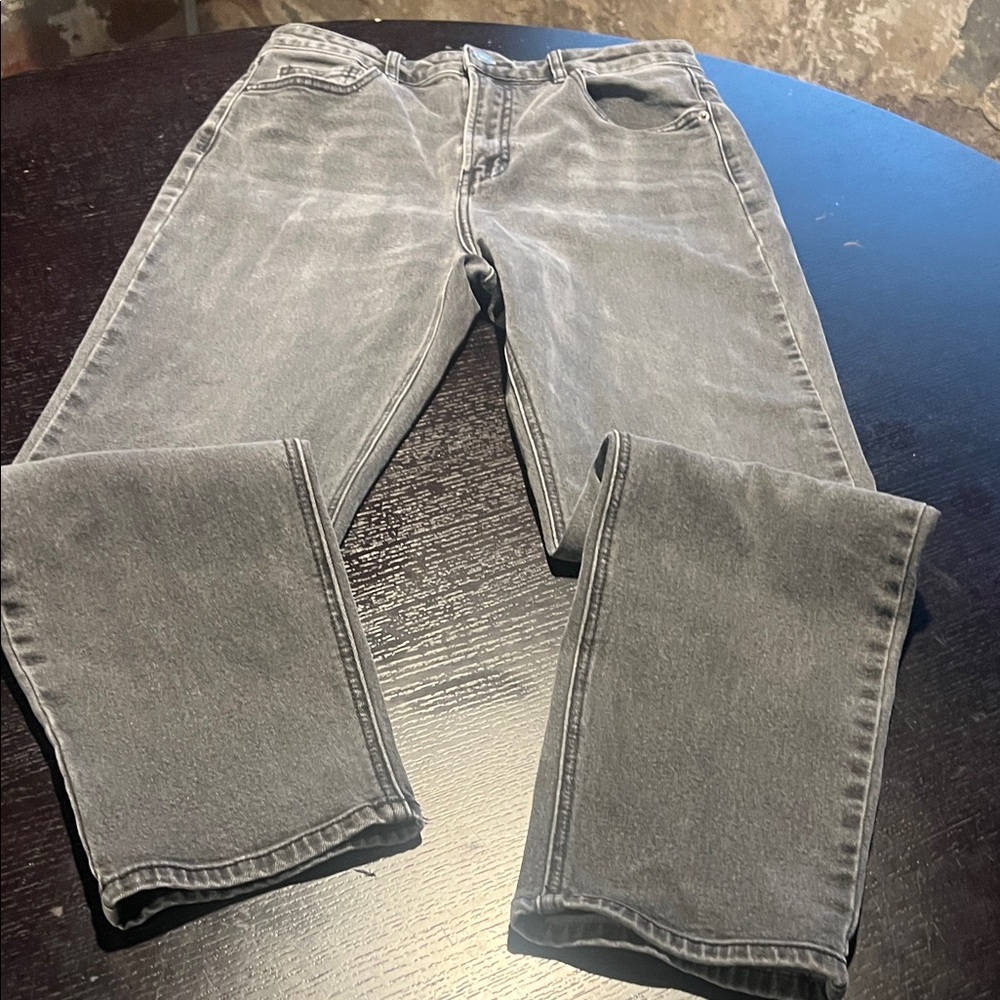 HIDDEN jeans. Woman size 27. High rise. Good used condition.